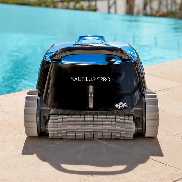 Nautilus CC Pro robot piscine vue rapprochée pour entretien efficace