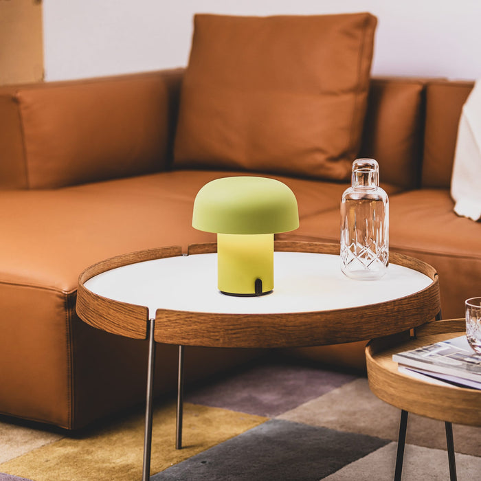 Sensa by Kooduu: durable steel lamp with PMMA diffuser, 40-hour rechargeable battery, and 2700K warm light.