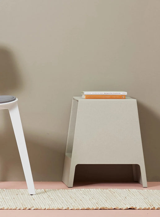 Tomo - End table