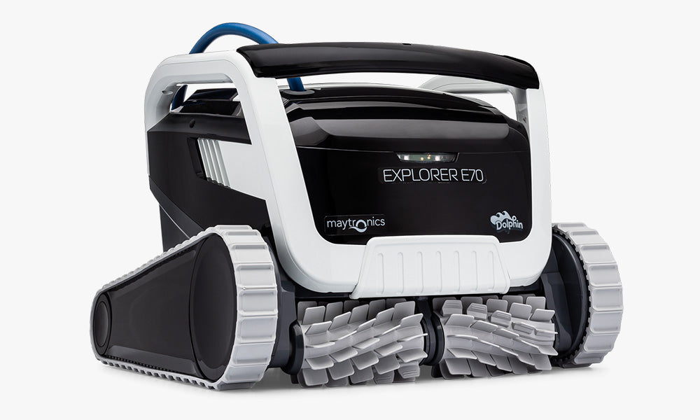 Robot automatique Dolphin E70 gros plan pour piscine résidentielle
