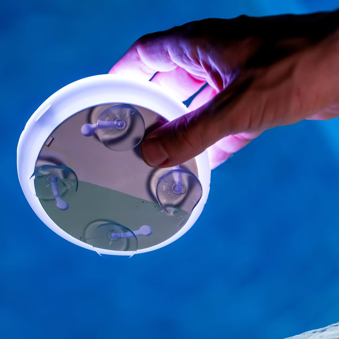 Papaya 12 BATTERY: a versatile pool light offering waterproof design, multiple installation options, and a remote for color control.