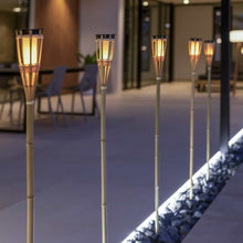 Charger l&#39;image dans la galerie, Solar-powered Hiama garden spike from Newgarden: Handcrafted bamboo design with LED lighting for stunning outdoor visuals.

