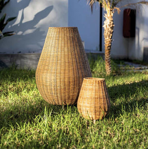 Saona by Newgarden: a natural, hand-braided decorative lamp with rechargeable 900-lumen bulb.